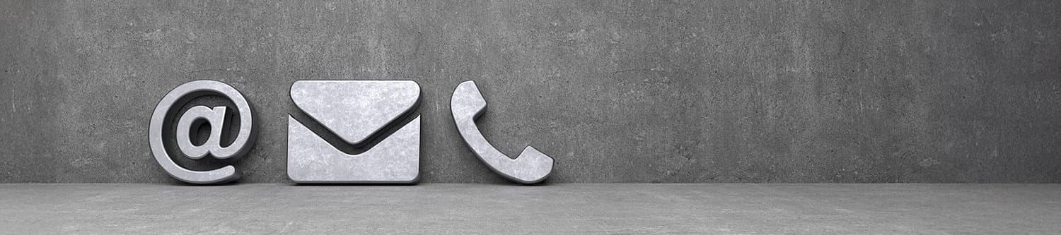 Sección de contacto con túnel industrial iluminado